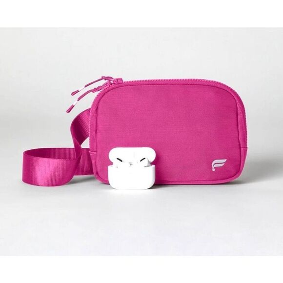 The Belt Bag Classic Berry Blast Pink Crossbody Sling Hip Pack Fanny Pack NWT - Picture 2 of 11